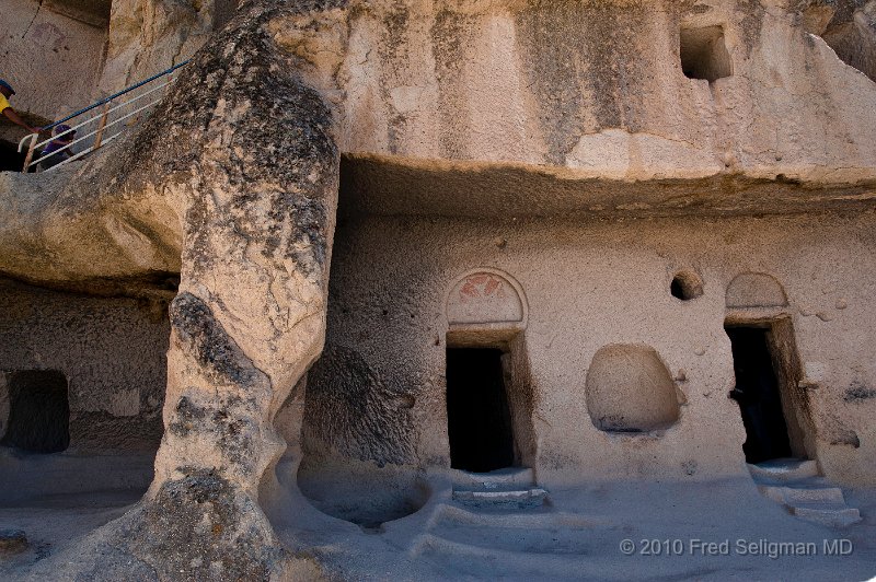 20100405_134329 D3.jpg - Church caves